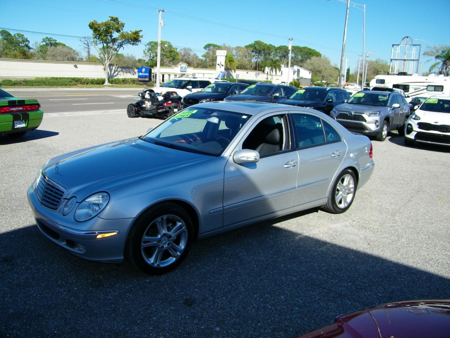 2005 Silver /Black Mercedes-Benz E-Class E500 (WDBUF70J75A) with an 5.0L V8 SOHC 24V engine, Automatic transmission, located at 4000 Bee Ridge Road, Sarasota, FL, 34233, (941) 926-0300, 27.298664, -82.489151 - Photo#0